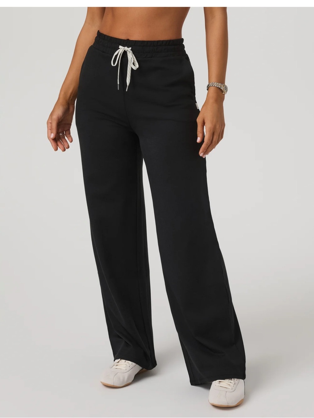 Vuori Halo Essential Wide Leg in Black - Picture 5 of 8
